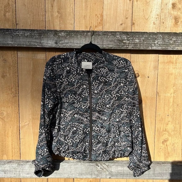 Ann Taylor LOFT Size Medium Black Floral Print Full Zip Jacket Lightweight  Cute - Picture 1 of 8